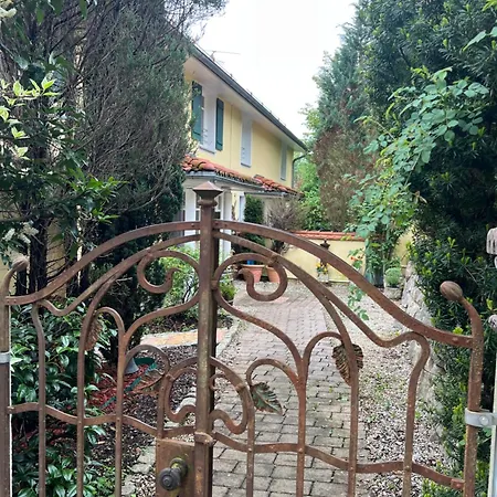 Homestay Villenzimmer Mit Eigenem Bad, Kunst Und Aussicht Niederdorla